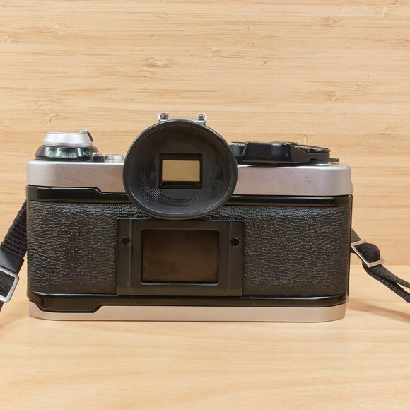 Canon AE-1 Program / Canon FD 50mm f/1.8 Lens / Made in Japan - Picture 7 of 11